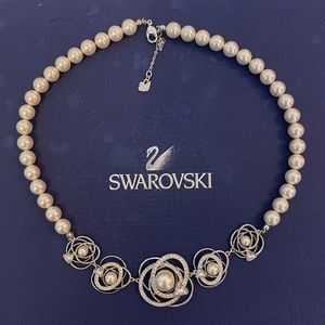 Beautiful Swarovski Pearl Necklace